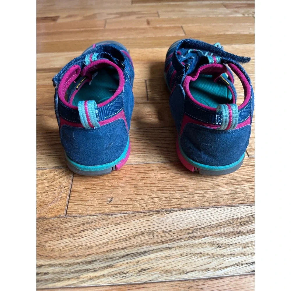 Keen Seacamp II CNX Blue Pink Teal Hybrid Sandals Kids Size 4 US
